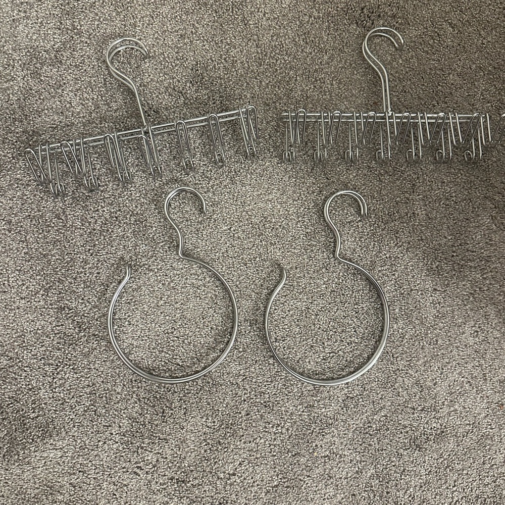 Set of 4 Silver Metal Clothing Hangers & Scarf Rings